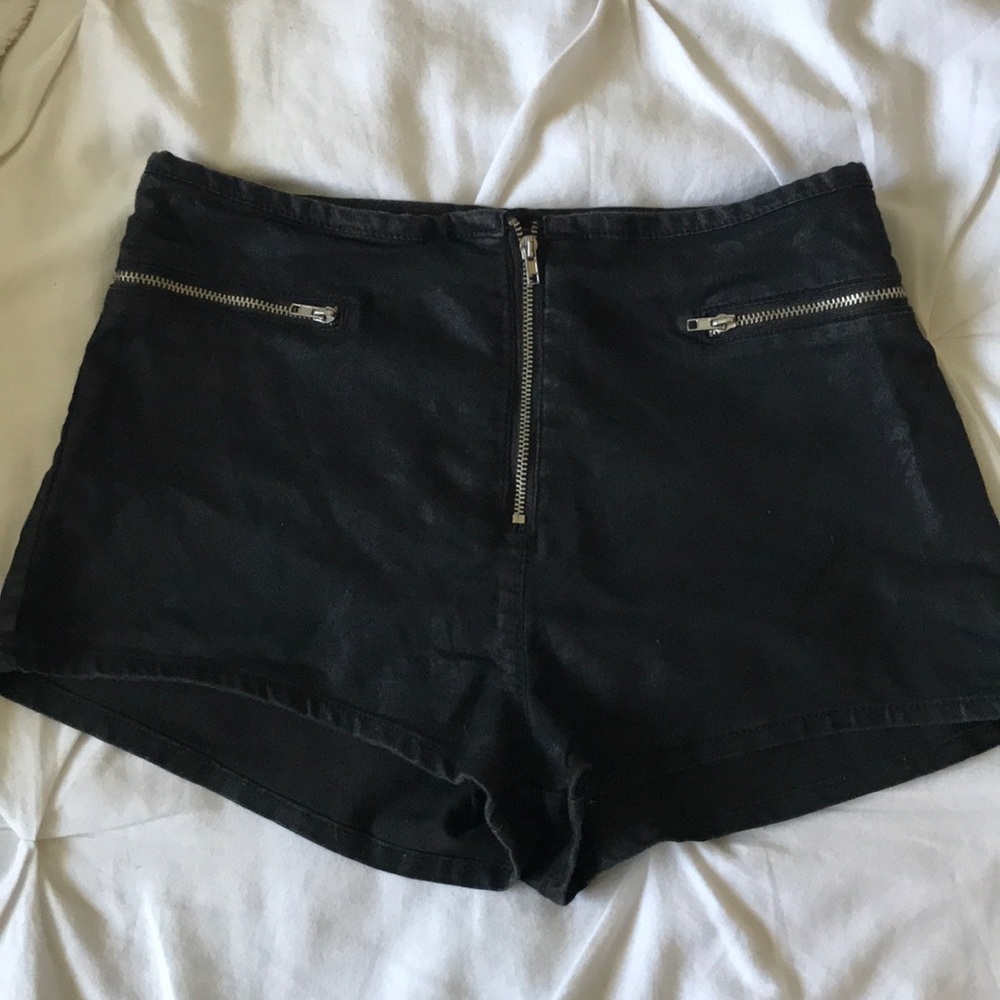 H&M black zippered shorts